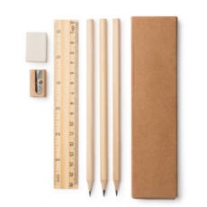 Set de escritura de madera natural con varios productos